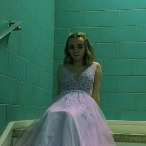 Meet your Posher, Laynie